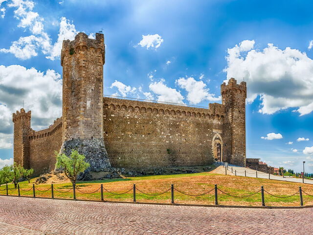 Montalcino, Brunello vin, historie og kunst