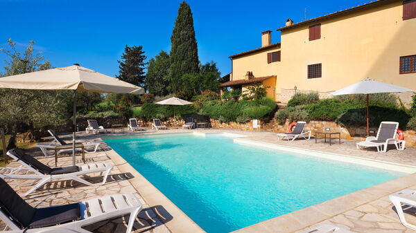 Pozzo dei Desideri: pool, Udendørs, Udvendige