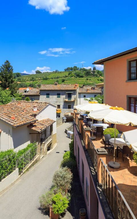 Palazzo a Greve: Udendørs