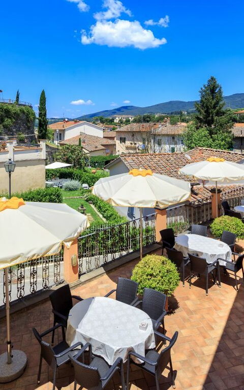 Palazzo a Greve: Udendørs