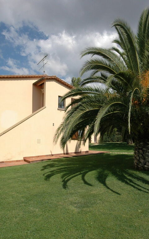 Poderino: Have, Udendørs, Udvendige