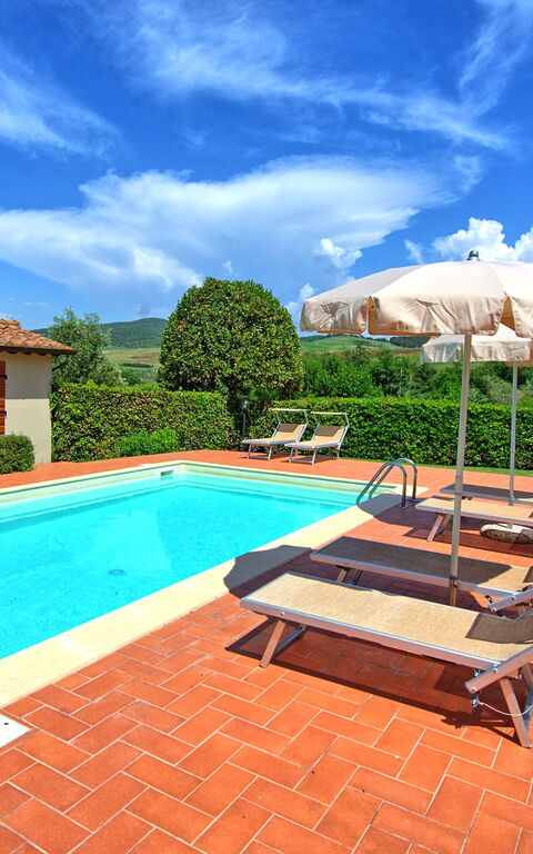 Cuccardino: pool, Udendørs