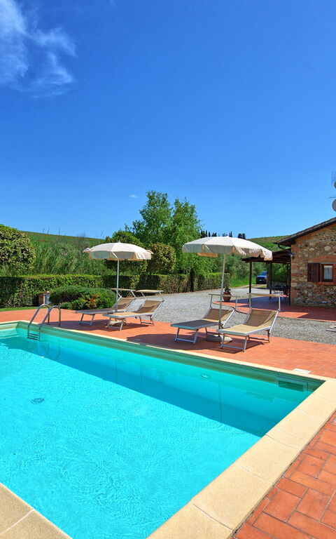 Cuccardino: pool, Udendørs