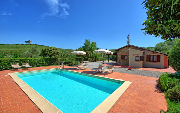 Cuccardino: pool, Udendørs