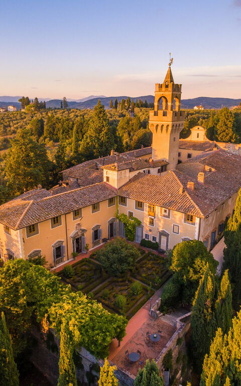 Montegufoni: Udendørs, Udvendige