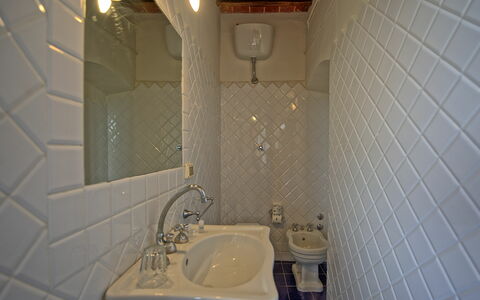 Feriebolig Montegufoni 23: Badeværelse