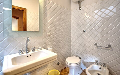 Feriebolig Montegufoni 19b: Badeværelse