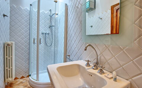 Feriebolig Montegufoni 19b: Badeværelse