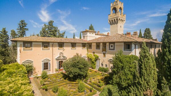 Montegufoni: Udendørs, Udvendige, Visninger