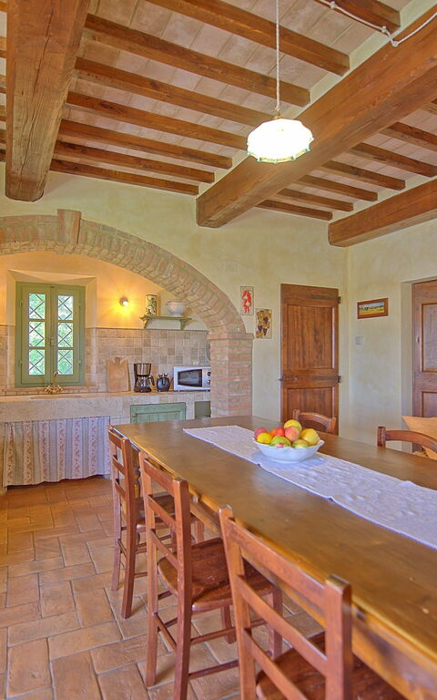 Castelmuzio: Frokostlokale, Køkken, Stue