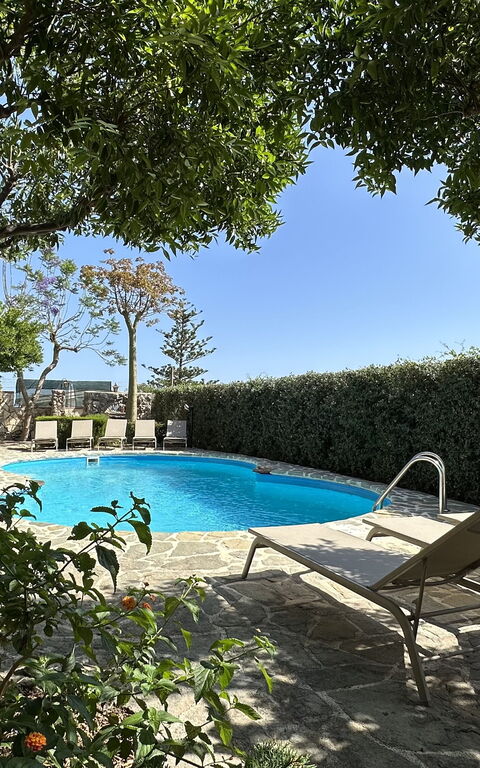 Castellammare: pool, Udvendige