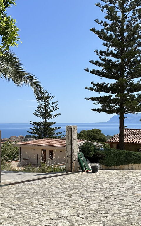 Castellammare: Hovedindgang, Udvendige, Visninger