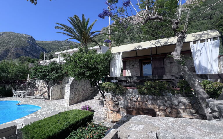 Castellammare: Have, pool, Udvendige