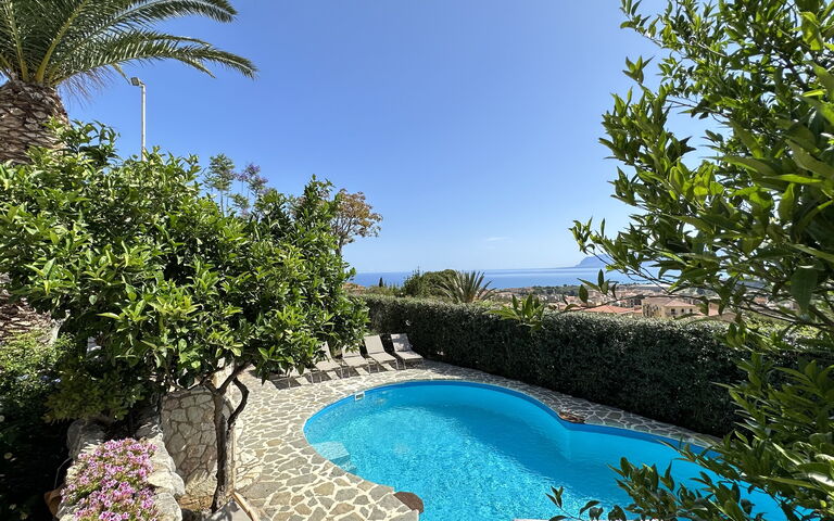 Castellammare: pool, Udvendige, Visninger