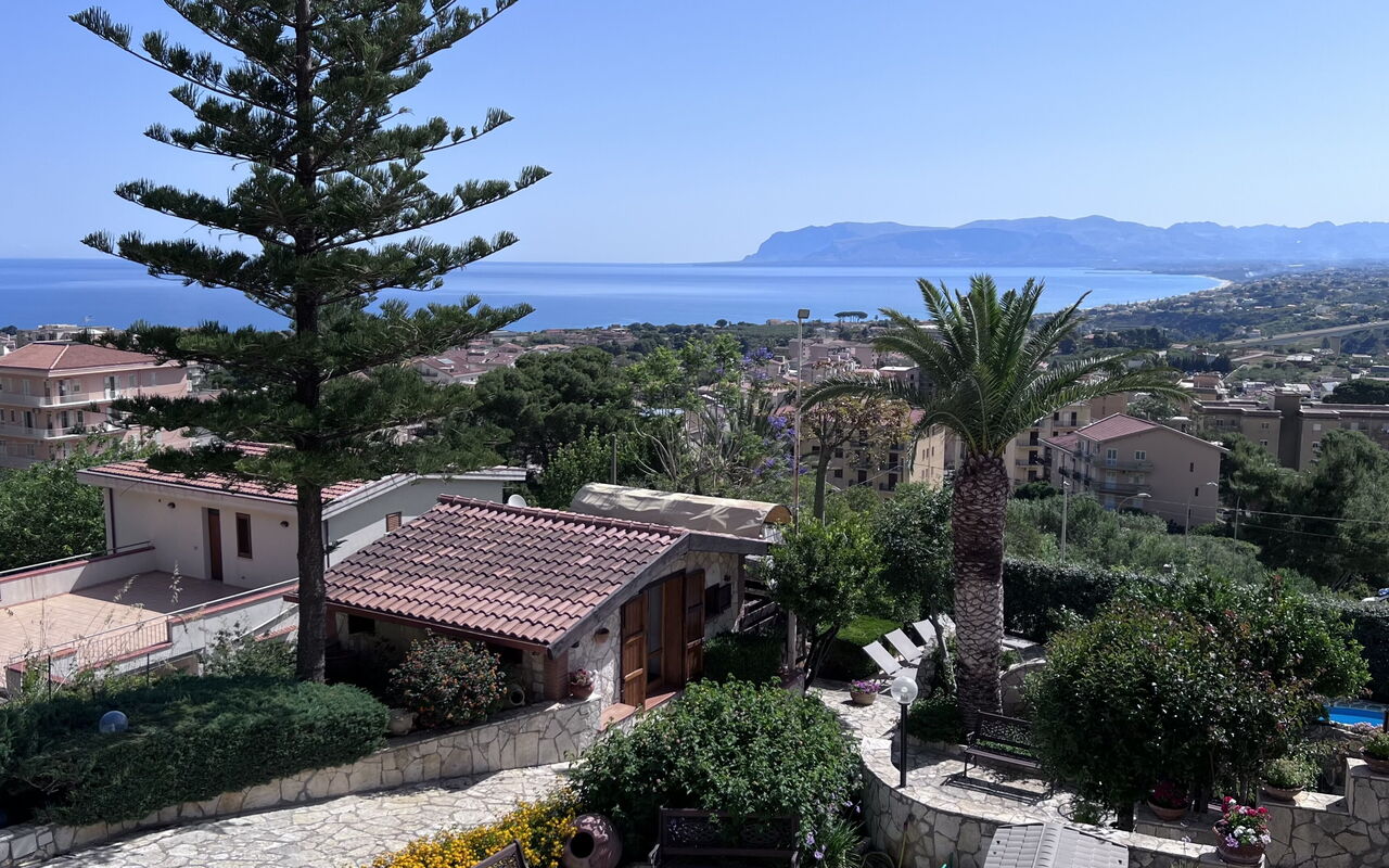 Castellammare: Udvendige, Visninger