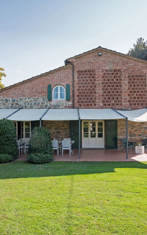 Villa Fontine: Have, Udendørs