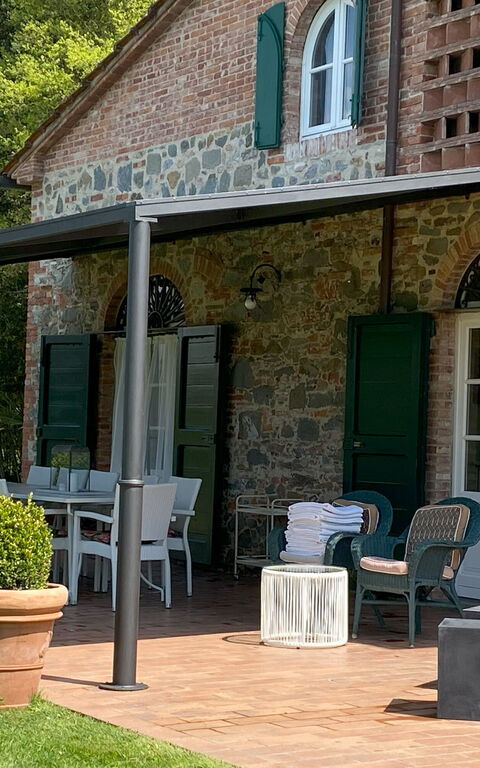 Villa Fontine: Have, Sommer, Udendørs