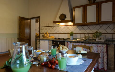 Feriebolig Montelopio 7: Frokostlokale, Køkken, Stue