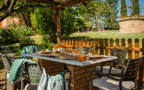 Feriebolig Montelopio 7: Have, Udendørs