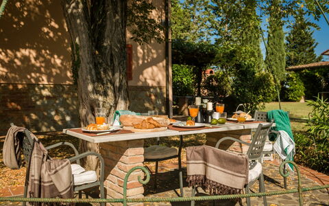 Feriebolig Montelopio 4: Have, Udendørs