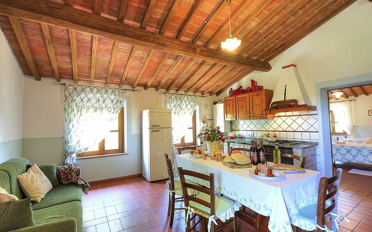 Feriebolig Montelopio 4: Frokostlokale, Køkken