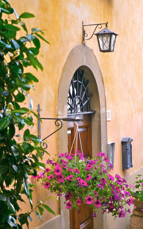 Santo Agostino: Udendørs, Udvendige