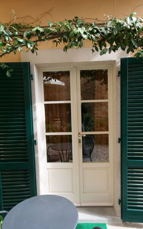 Santo Agostino: Udendørs, Udvendige