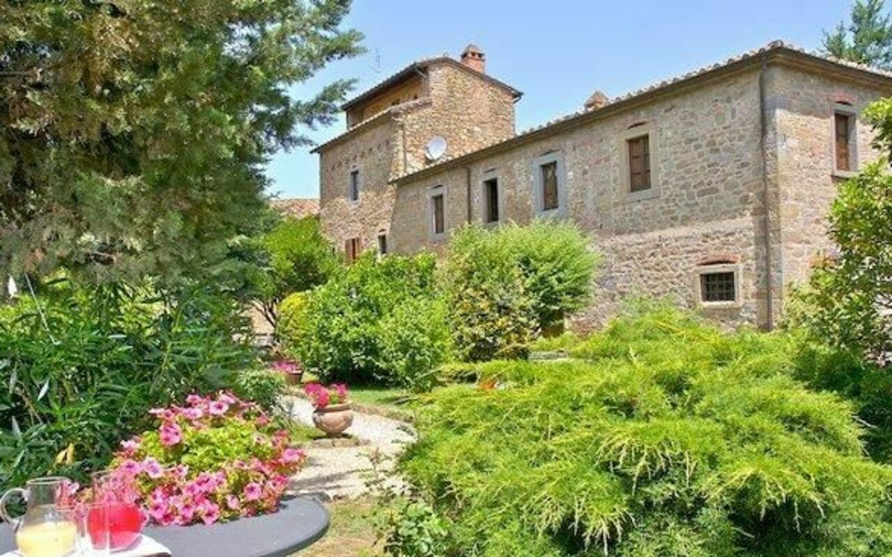 San Pietro: Have, Udvendige