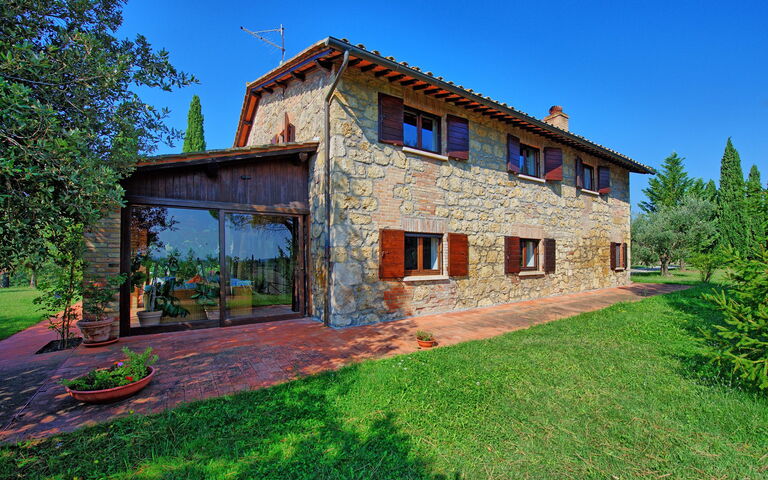 Casale Giulio: Udendørs, Udvendige