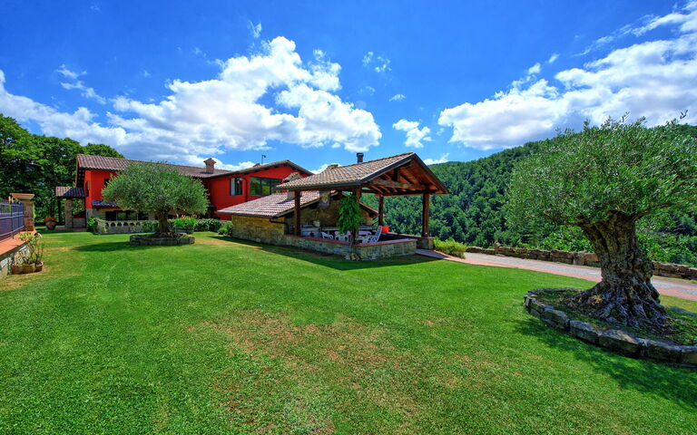 Villa Contessa: Have, Udvendige