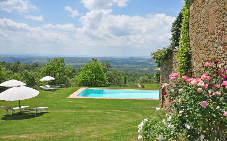 Podere Orietta: Have, pool, Udvendige