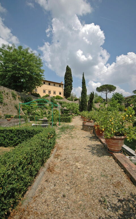 Le Vasche: Have, Udendørs, Udvendige