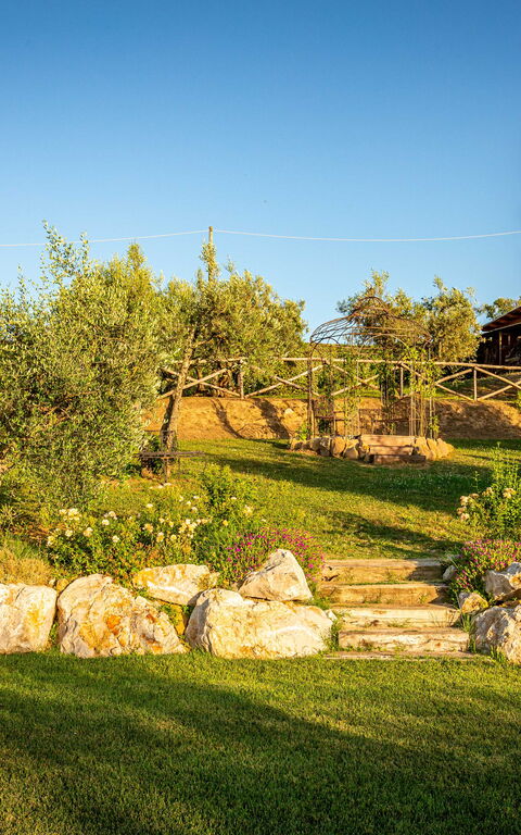 Villa Amadeo: Have, Udendørs, Udvendige