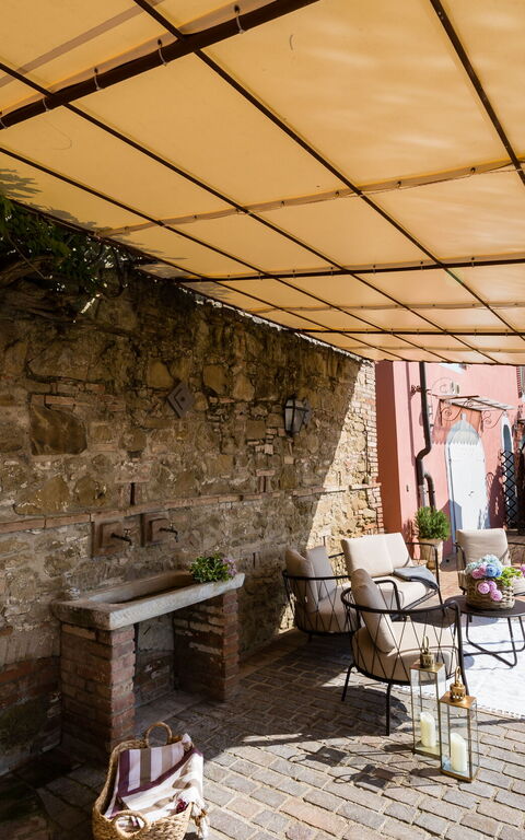 Villa Angelica: Udendørs, Udvendige