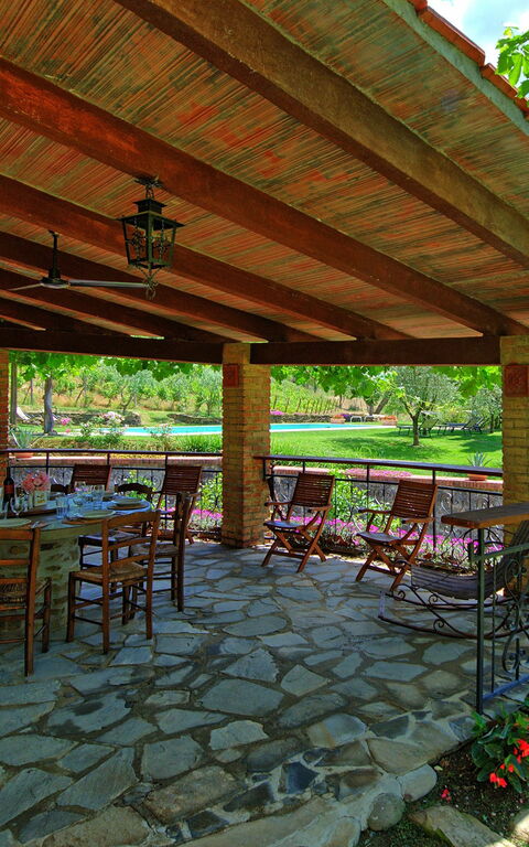 Villa Lo Scoiattolo: Altan / terrasse / gårdhave