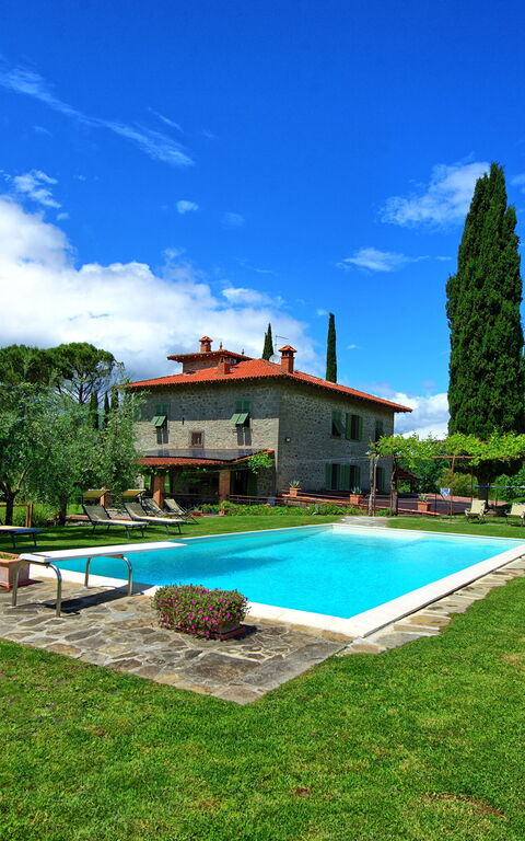 Villa Lo Scoiattolo: Have, pool, Udendørs