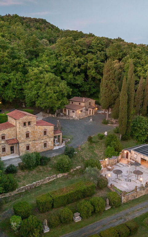 Le Querciolaie with Geothermal Pool: Visninger