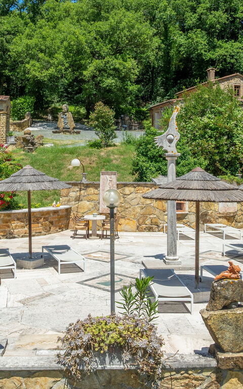 Le Querciolaie with Geothermal Pool: Udendørs