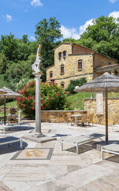 Le Querciolaie with Geothermal Pool: Udendørs
