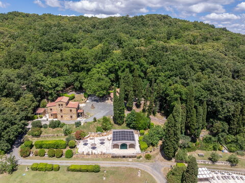 Le Querciolaie with Geothermal Pool