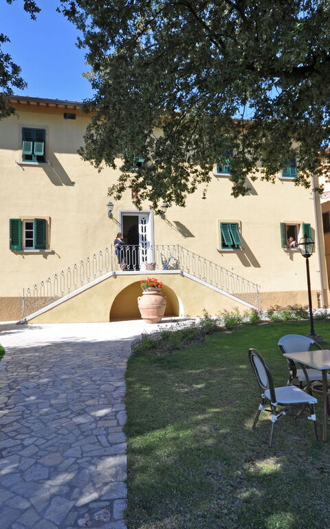 Dante: Have, Udvendige