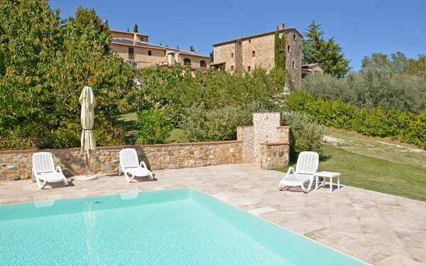 Dante: Have, pool, Udvendige