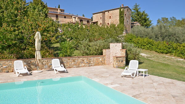 Dante: Have, pool, Udvendige