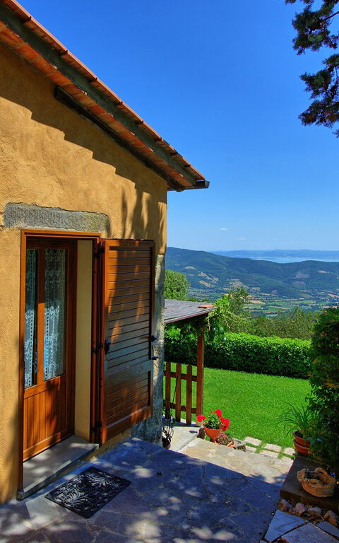 Il Salice: Udendørs, Udvendige