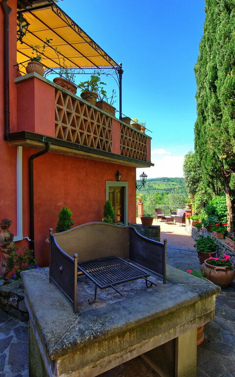 Casa Vania: Have, Udendørs, Udvendige