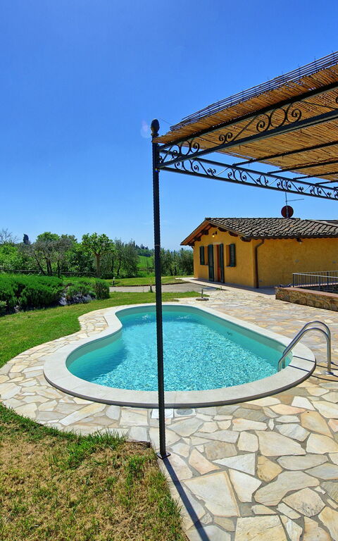 Villa Roberto: Have, pool, Udendørs