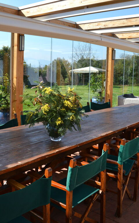 Villa Marginone: Altan / terrasse / gårdhave, Frokostlokale