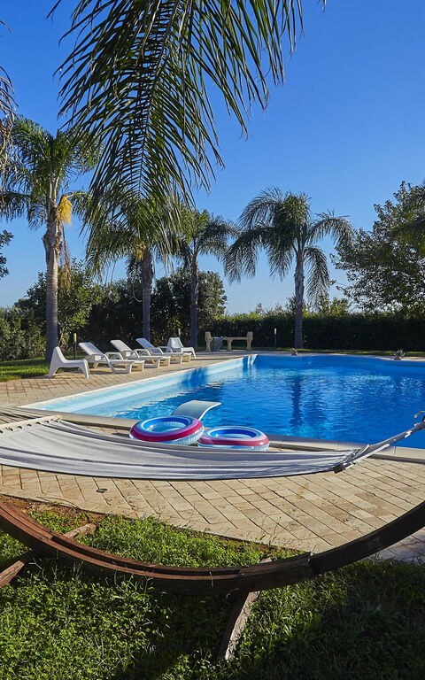 Villa Oasi: Have, pool