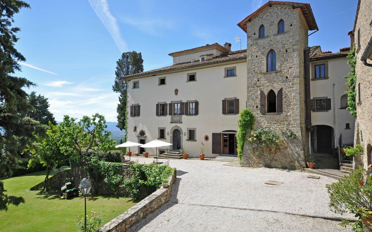 Civetta: Udendørs, Udvendige