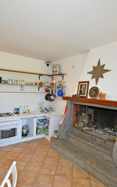 Ginestrella: Frokostlokale, Køkken, Stue